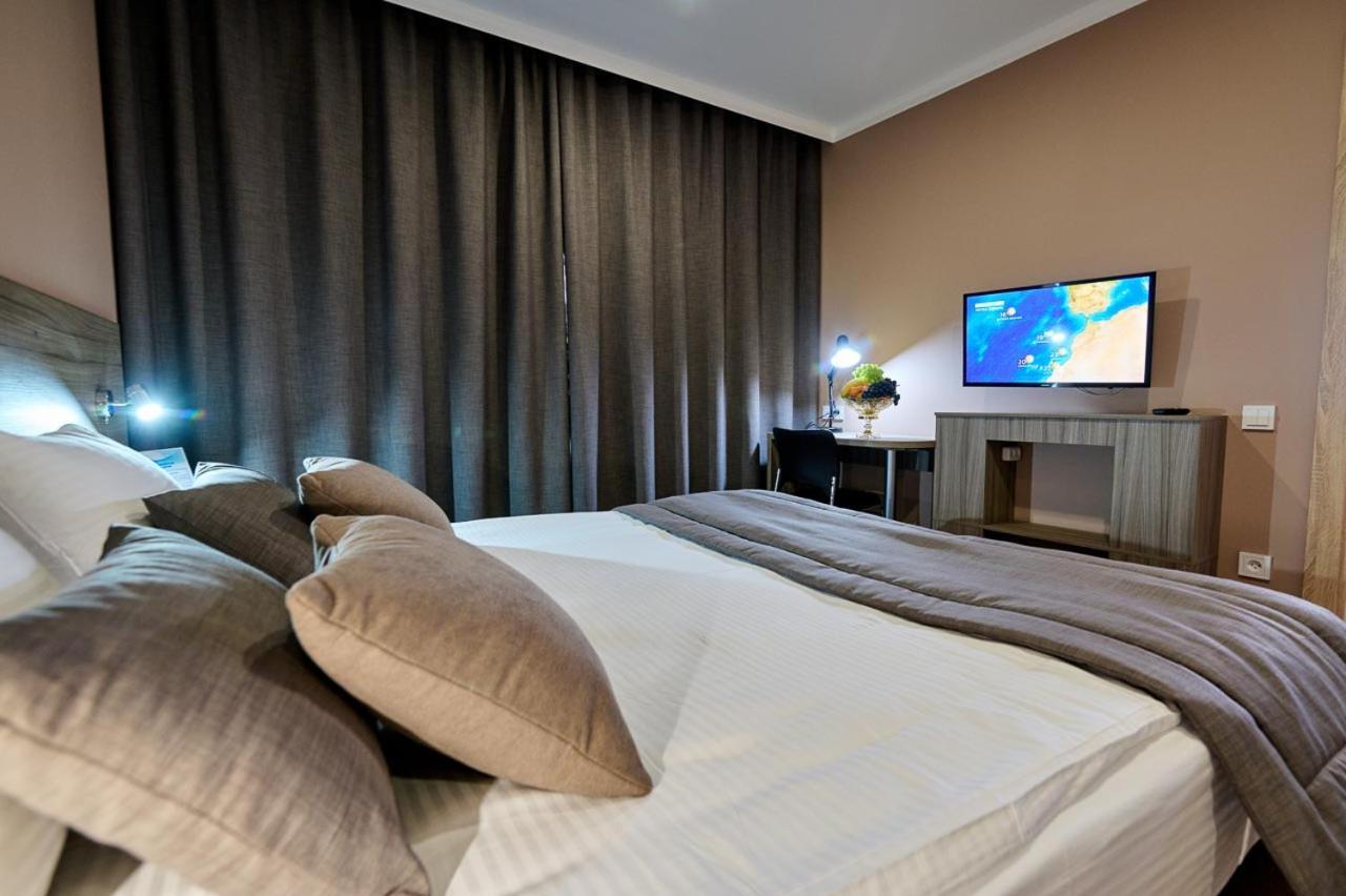 Victoria Hotel Uralsk Eksteriør billede