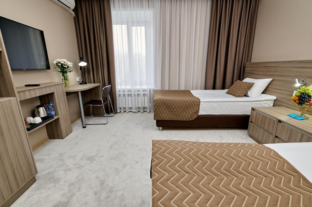 Victoria Hotel Uralsk Eksteriør billede