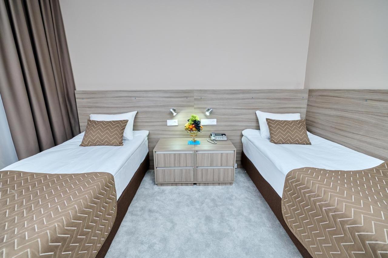 Victoria Hotel Uralsk Eksteriør billede