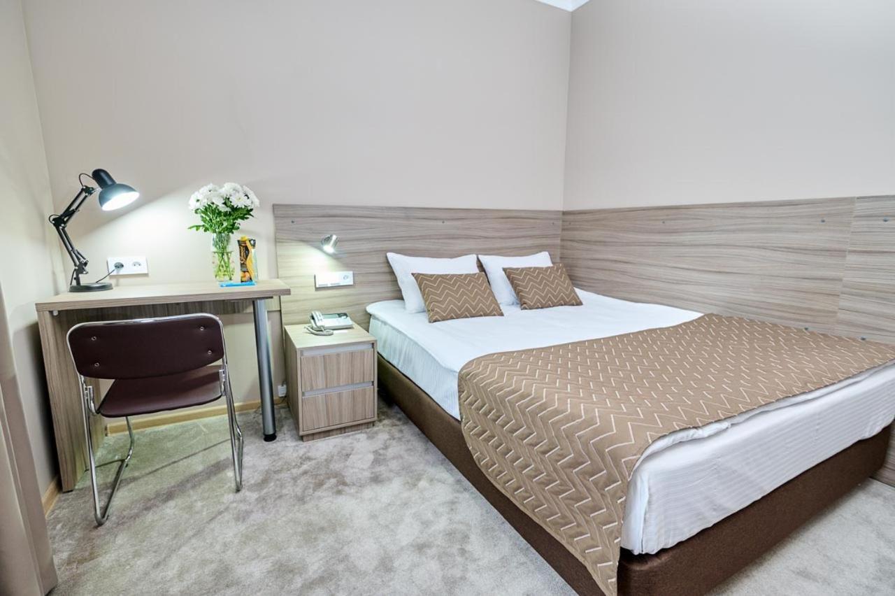 Victoria Hotel Uralsk Eksteriør billede