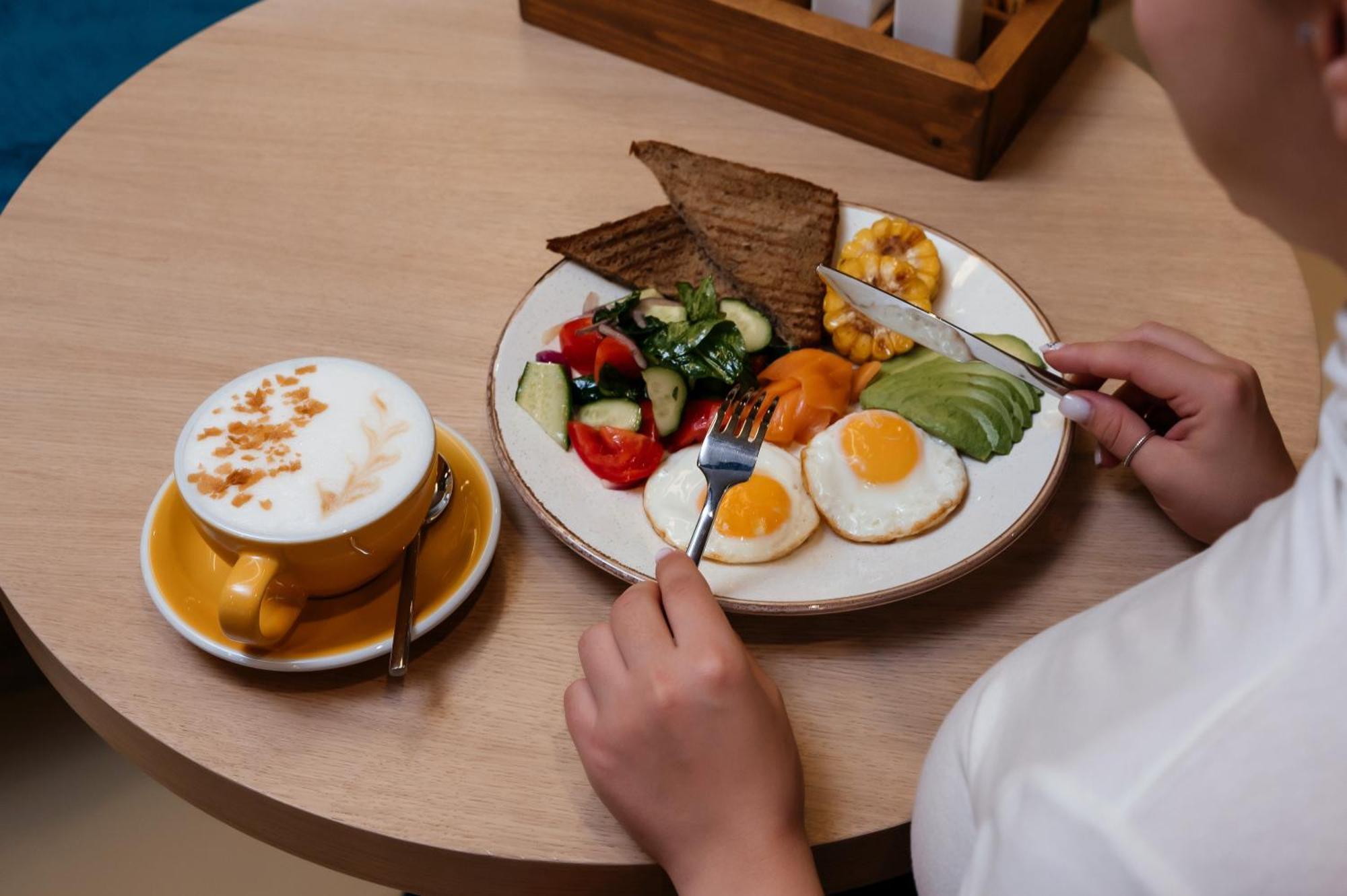 Victoria Hotel Uralsk Eksteriør billede