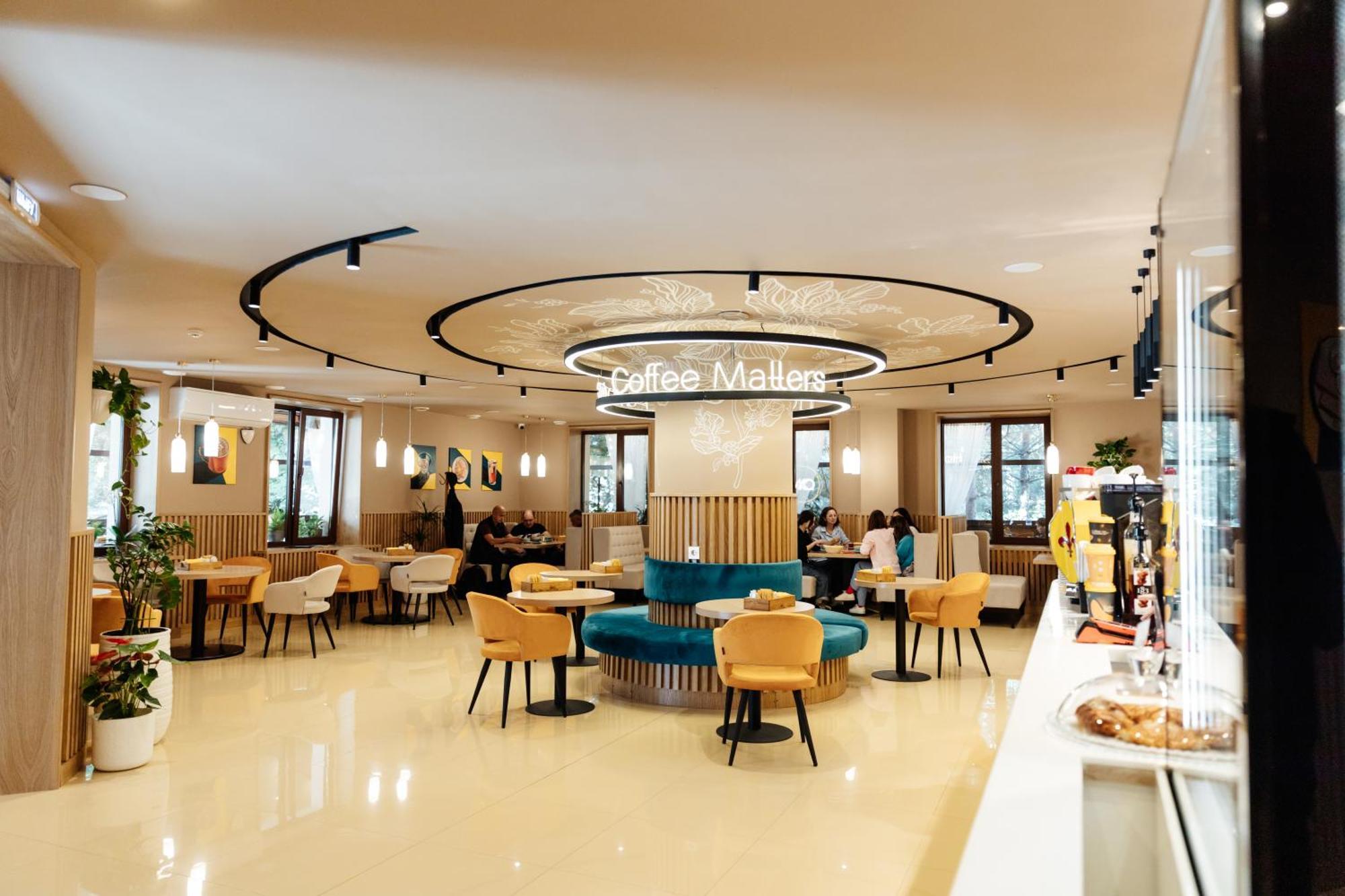 Victoria Hotel Uralsk Eksteriør billede