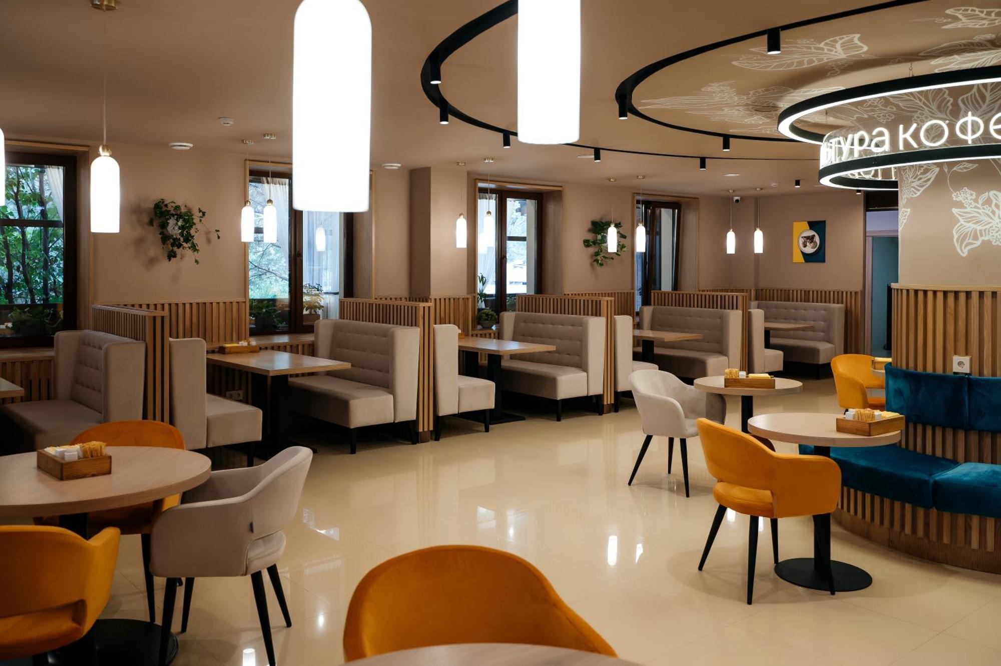 Victoria Hotel Uralsk Eksteriør billede
