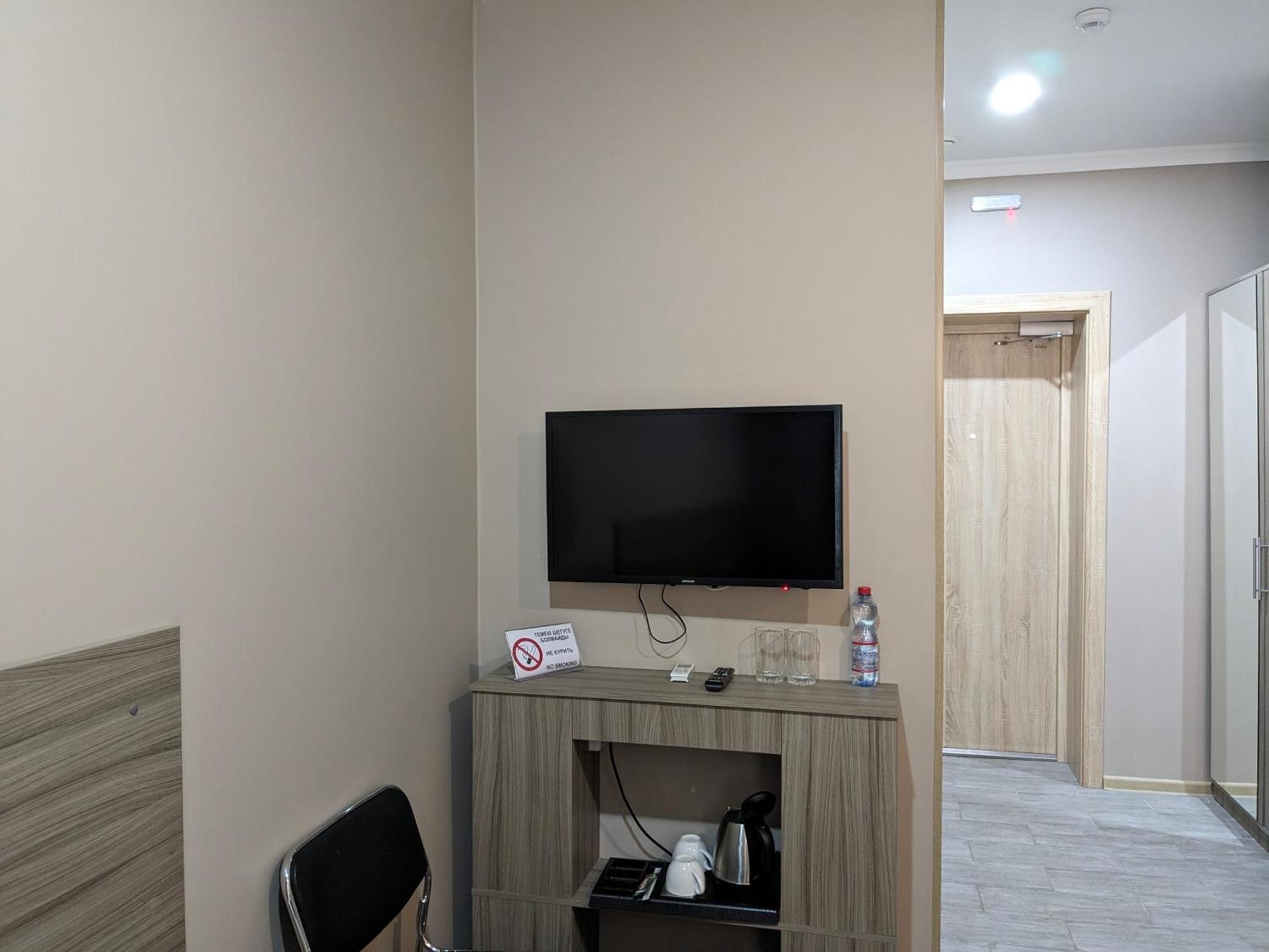 Victoria Hotel Uralsk Eksteriør billede