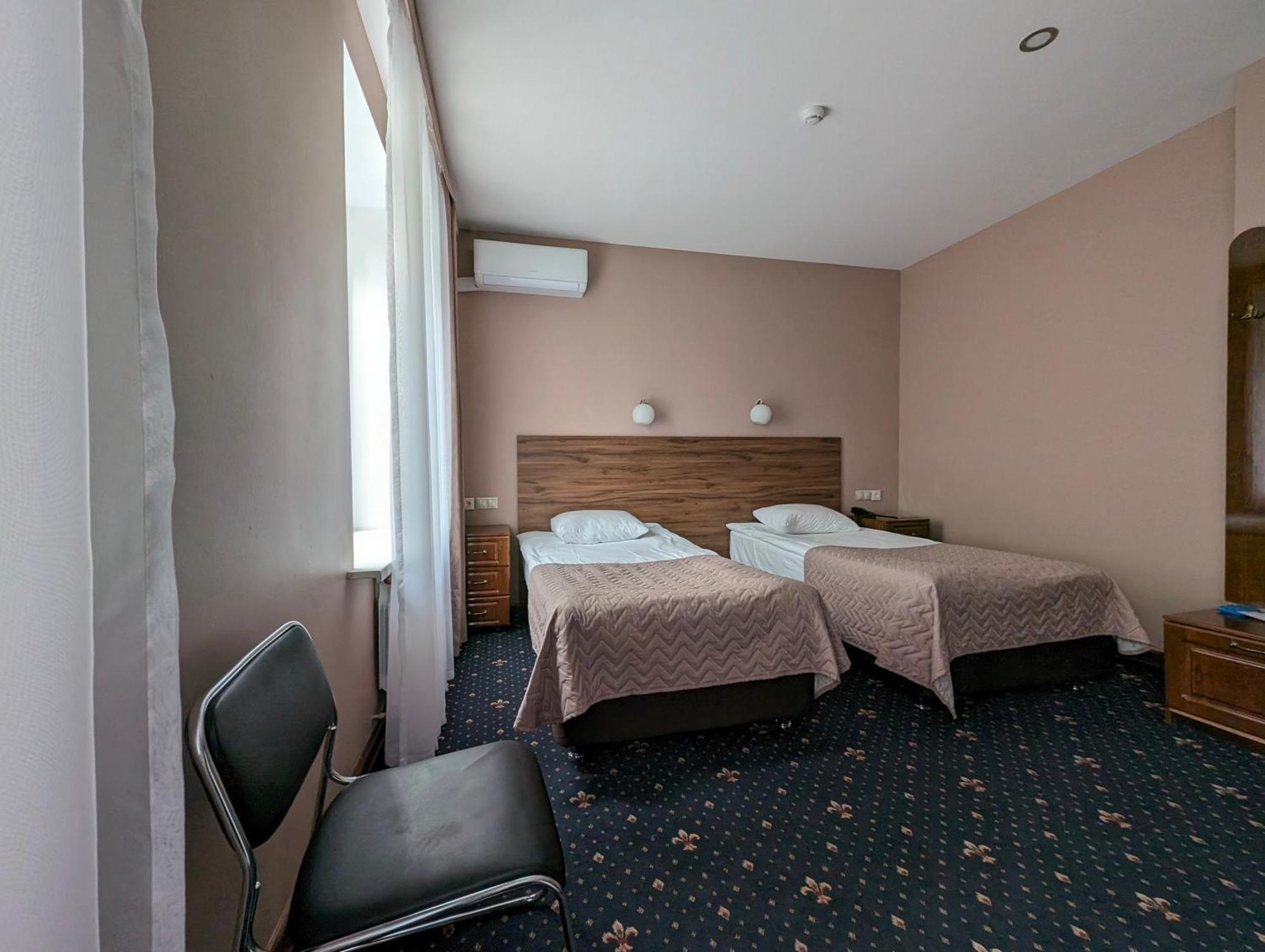 Victoria Hotel Uralsk Eksteriør billede