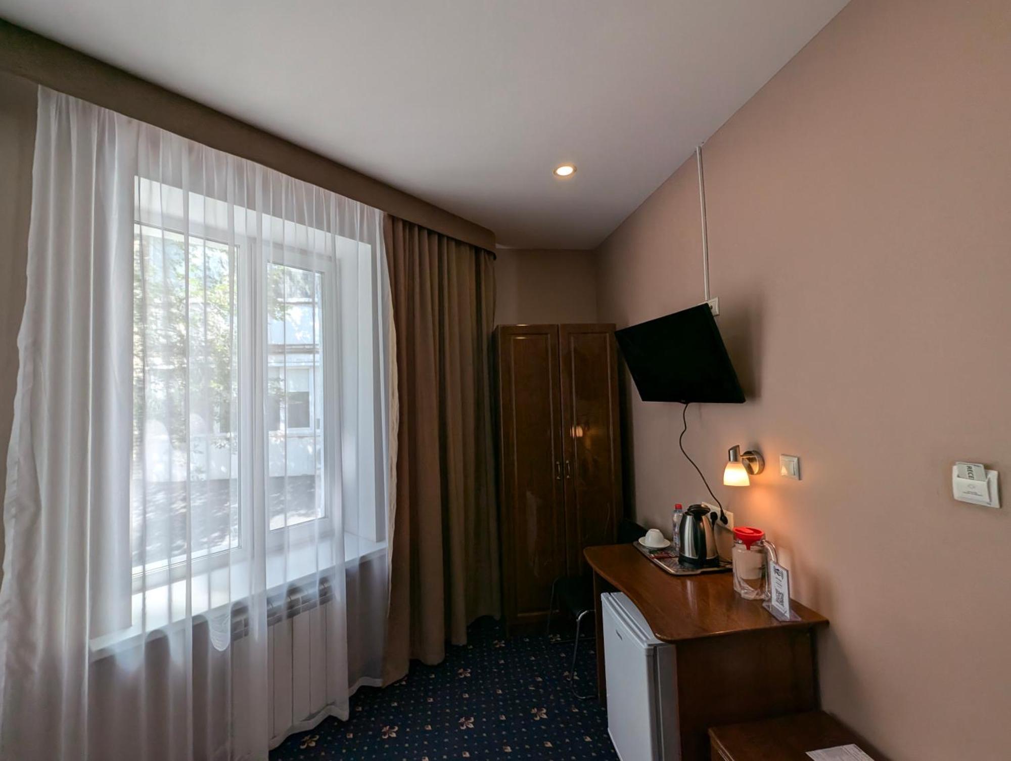 Victoria Hotel Uralsk Eksteriør billede