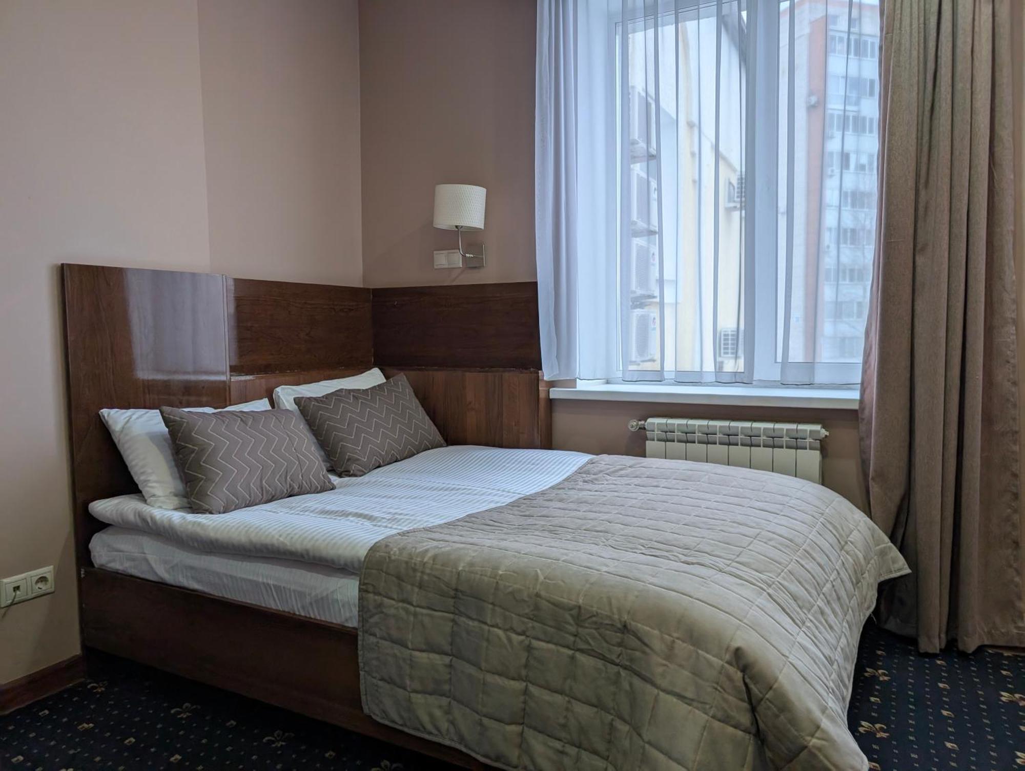 Victoria Hotel Uralsk Eksteriør billede